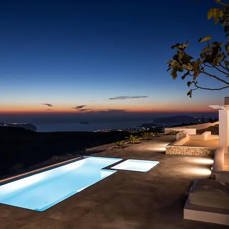 Villa Sleeps8-parking-garden-pool-sunsets-barbeque