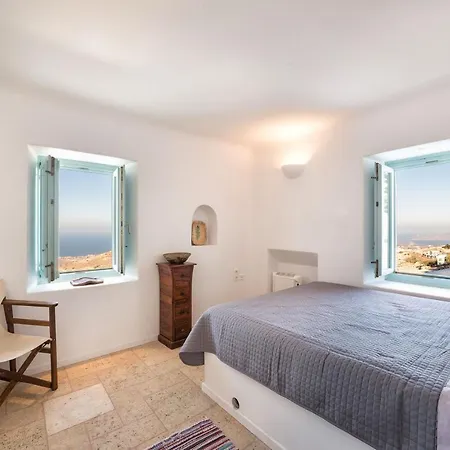 Villa Sleeps8-parking-garden-pool-sunsets-barbeque *